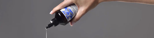 Cabello graso: causas y soluciones
